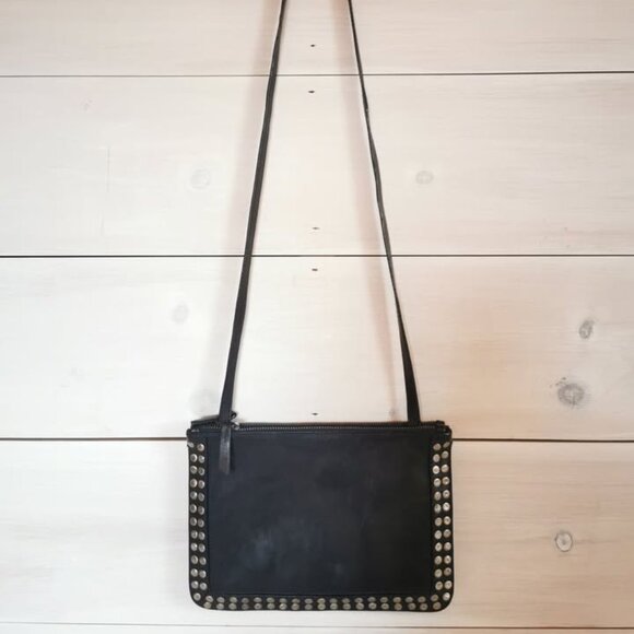 Massimo Dutti Handbags - Leather Massimo Dutti Cross Body Purse.